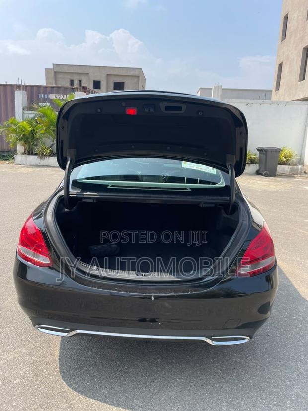 Mercedes-Benz C300 2017 Black