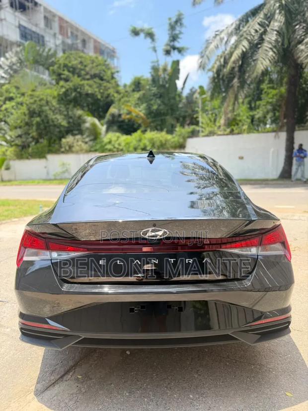 Hyundai Elantra SEL 2023 Black