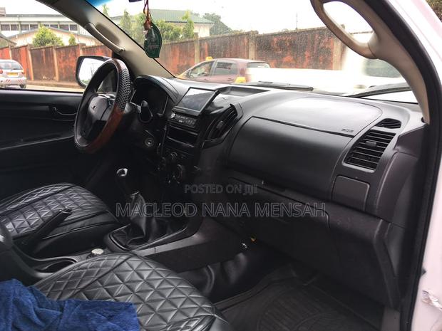 Isuzu D-MAX 2016 White