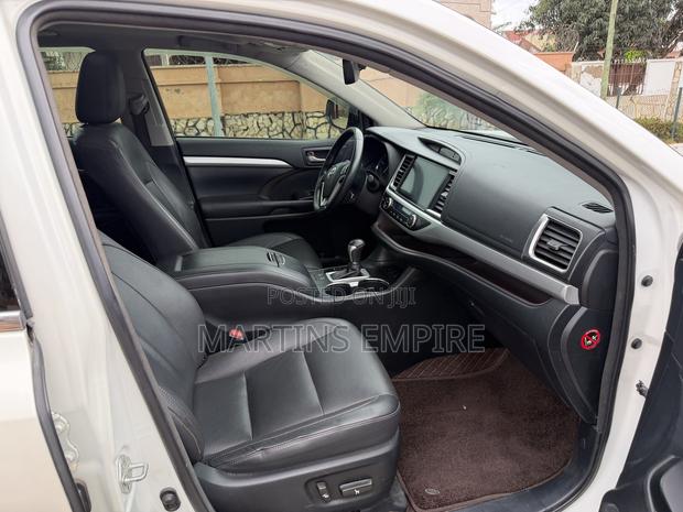 Toyota Highlander XLE 2019 White