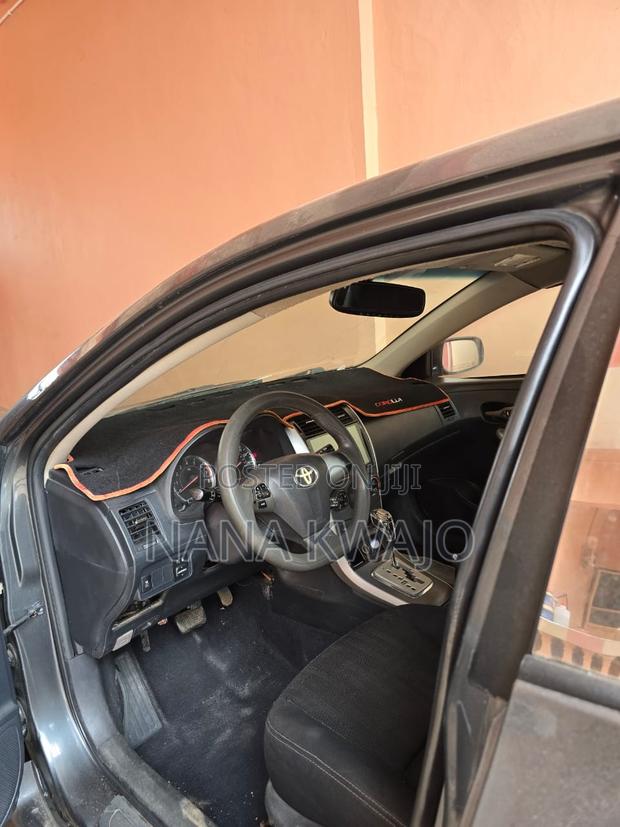 Toyota Corolla L 4-Speed Automatic 2013 Gray