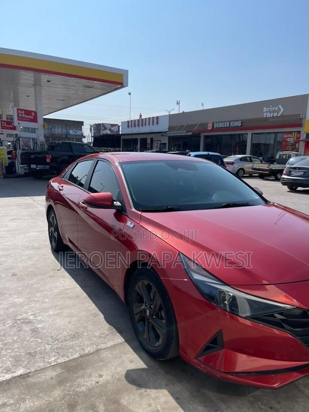 Hyundai Elantra 2021 Red
