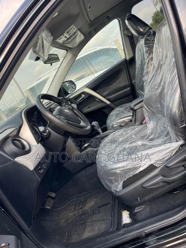 Toyota RAV4 XLE 4dr SUV AWD (2.5L 4cyl 6A) 2015 Black