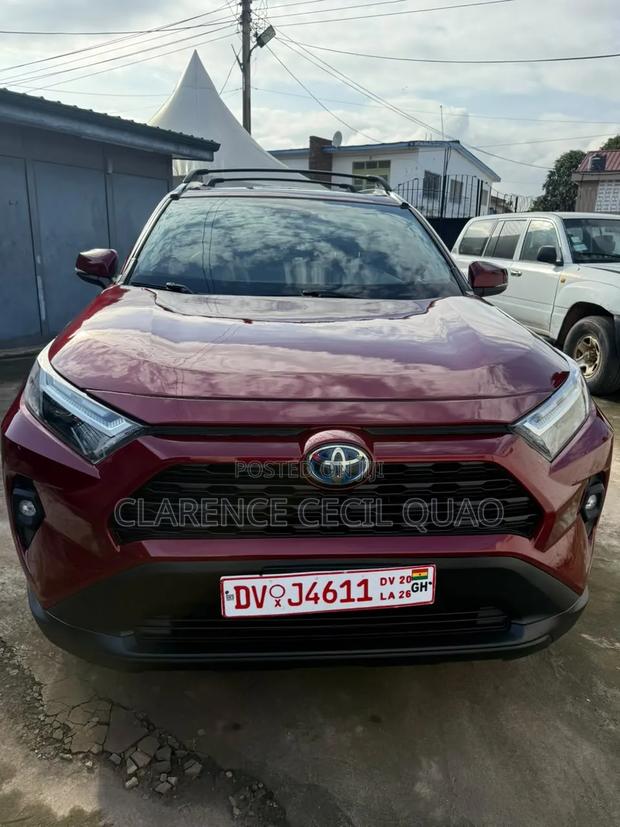 Toyota RAV4 XLE AWD 2024 Red