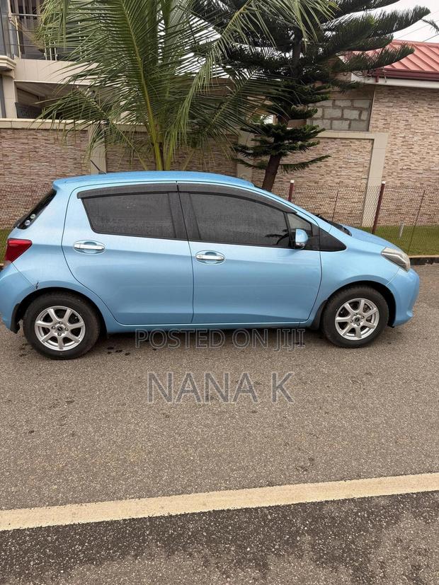 Toyota Vitz 2016 Blue