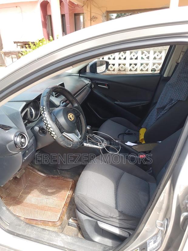 Toyota Yaris 2016 Silver