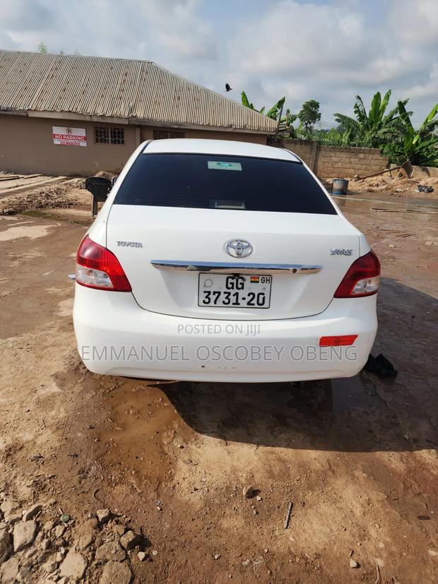Toyota Yaris 2010 White