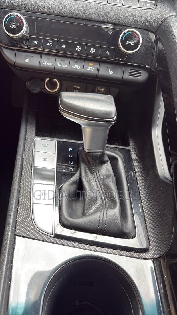 Hyundai Elantra 2023 Blue