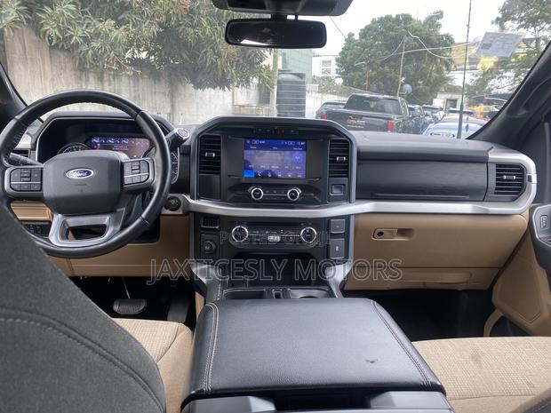 Ford F-150 XLT 2022 White