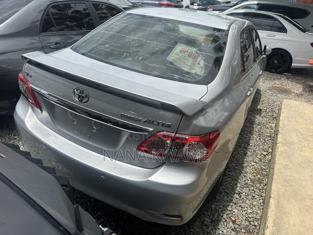 Toyota Corolla L 4dr Sedan (1.8L 4cyl 5M) 2013 Silver