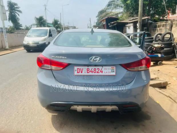 Hyundai Elantra 2013 Silver