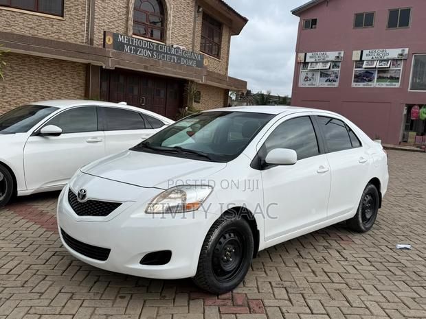 Toyota Yaris 2012 White