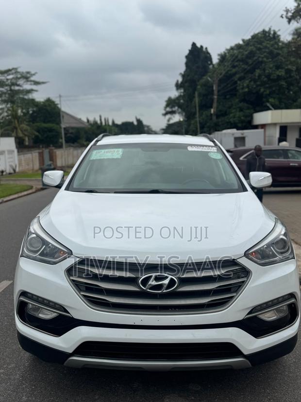 Hyundai Santa Fe SE AWD 2018 White