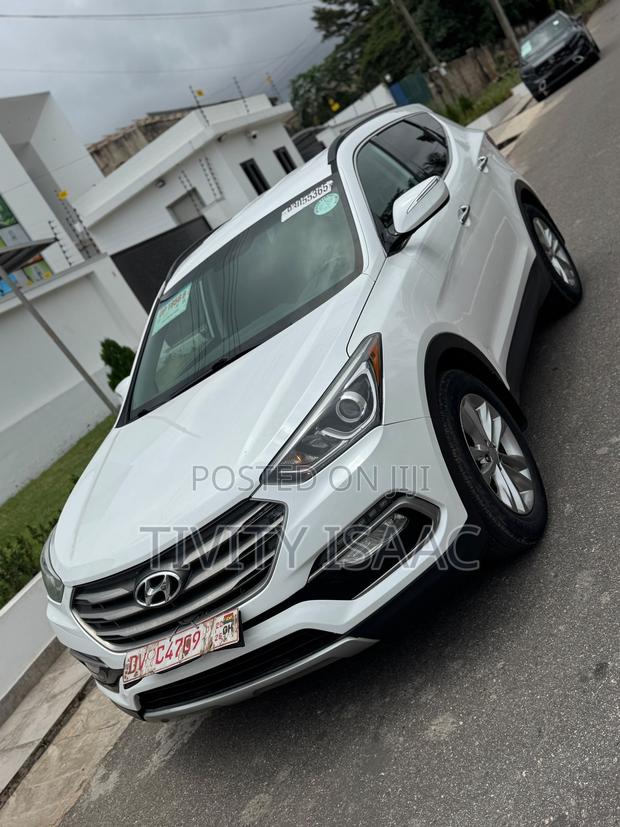 Hyundai Santa Fe SE AWD 2018 White