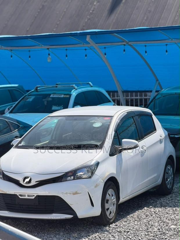 Toyota Vitz 2015 White