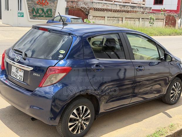 Toyota Vitz 2012