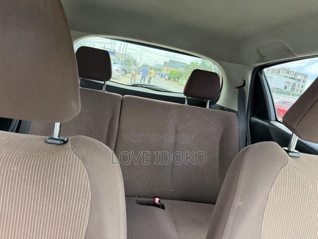 Toyota Vitz 2012