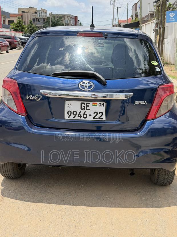 Toyota Vitz 2012