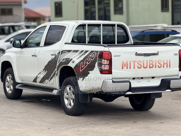 Mitsubishi L200 2020 White