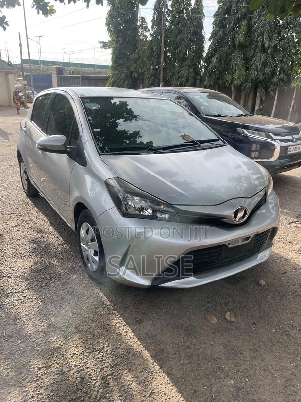 Toyota Vitz 1.3 FWD 5dr 2015 Silver