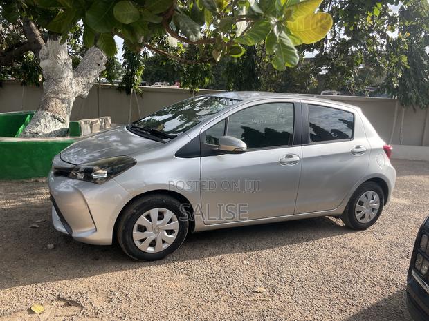 Toyota Vitz 1.3 FWD 5dr 2015 Silver