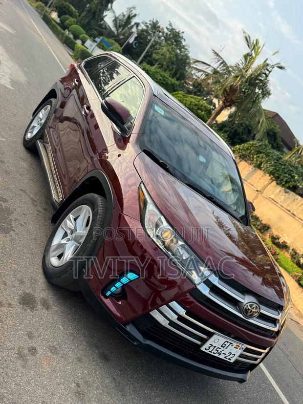 Toyota Highlander XLE 4x4 V6 (3.5L 6cyl 8A) 2018 Brown