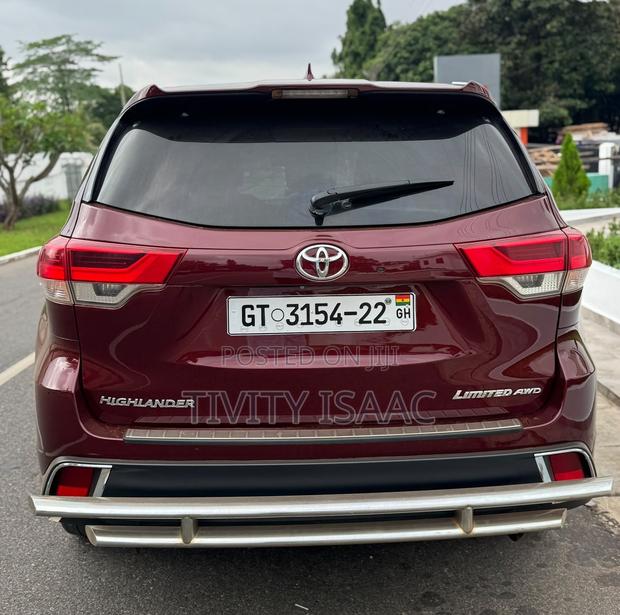 Toyota Highlander XLE 4x4 V6 (3.5L 6cyl 8A) 2018 Brown