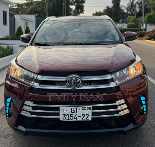 Toyota Highlander XLE 4x4 V6 (3.5L 6cyl 8A) 2018 Brown