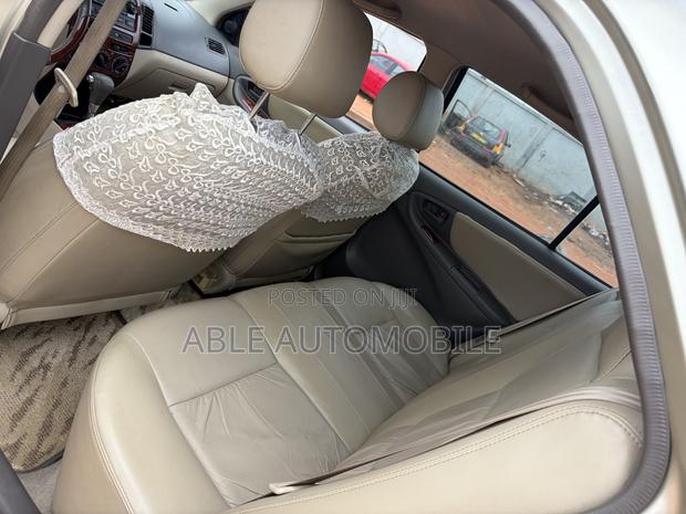 Toyota Vios 2009 Gold