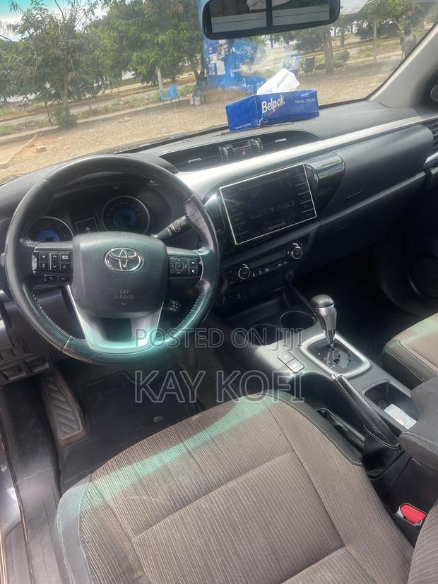 Toyota Hilux Revo Double Cab Deisel 2.4 AWD 2018 Gray
