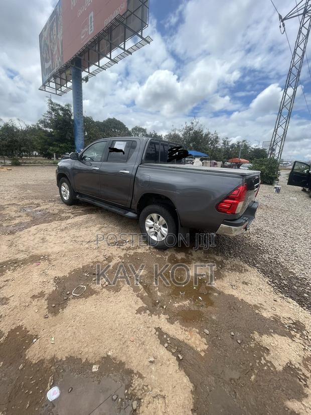 Toyota Hilux Revo Double Cab Deisel 2.4 AWD 2018 Gray