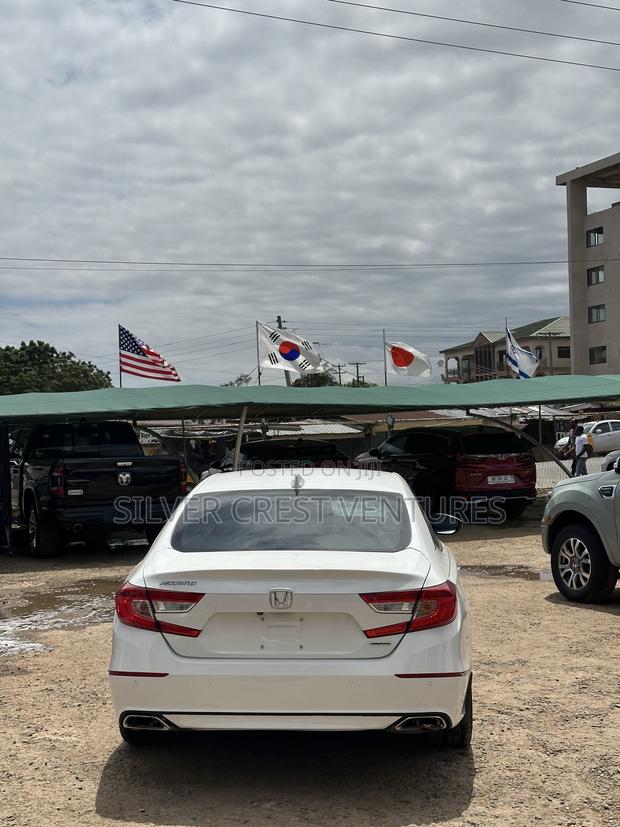 Honda Accord Touring 2018 White