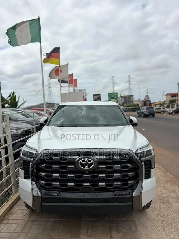 Toyota Tundra Platinum CrewMax 6.5' Bed 2023 White