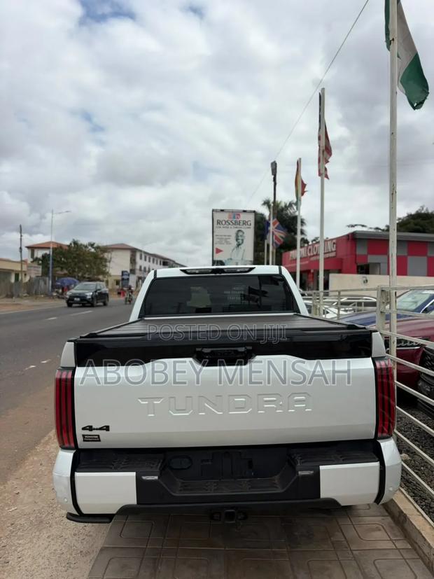Toyota Tundra Platinum CrewMax 6.5' Bed 2023 White