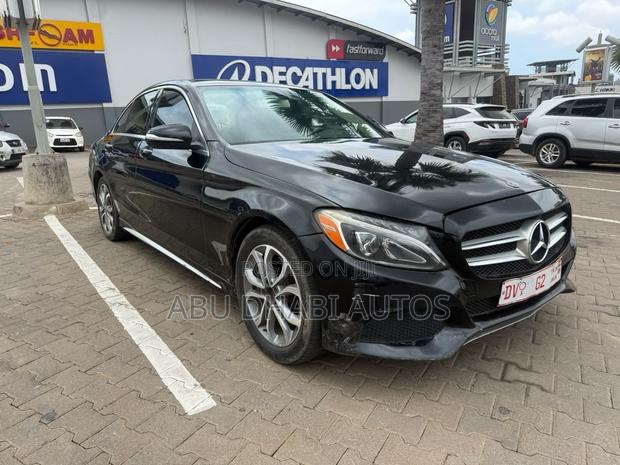 Mercedes-Benz C300 2018 Black