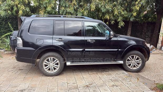 Mitsubishi Pajero V80 3.8 V6 GLS 2017 Black