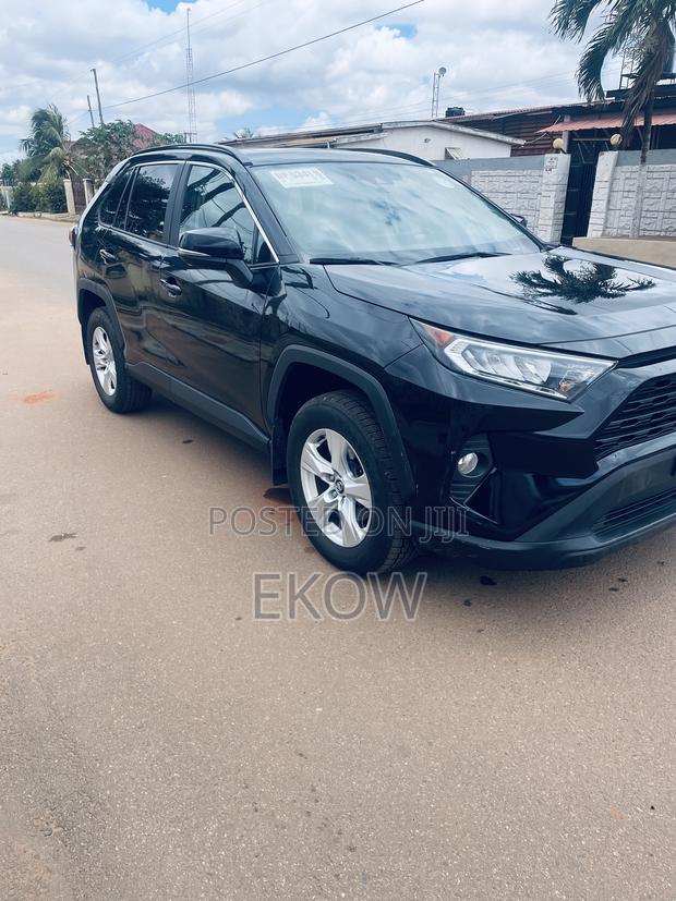 Toyota RAV4 XLE AWD 2020 Black