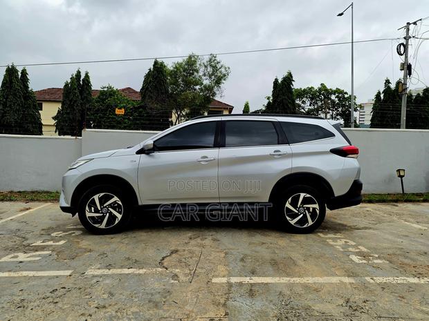 Toyota Rush 2020 Silver