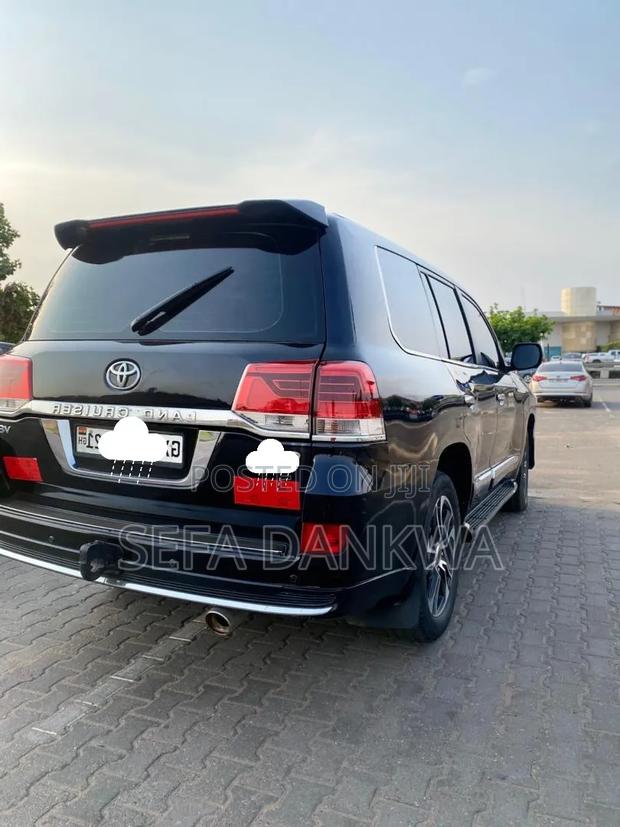 Toyota Land Cruiser 5.7 V8 2014 Black