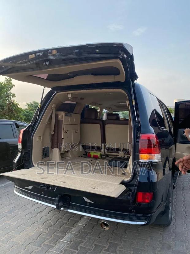 Toyota Land Cruiser 5.7 V8 2014 Black
