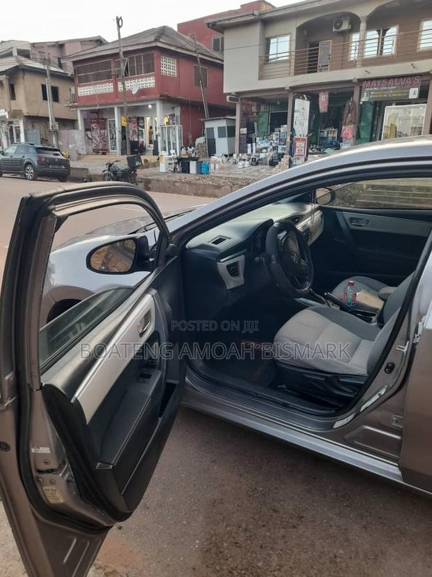 Toyota Corolla 2015 Gray