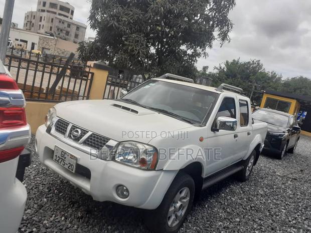 Nissan Navara 2014 White
