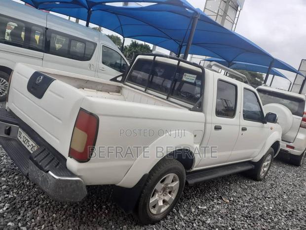 Nissan Navara 2014 White