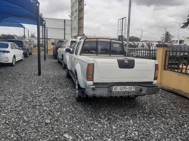 Nissan Navara 2014 White