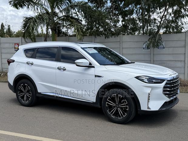 Jetour X70 Plus 1.6 7-Seater FWD 2022 White