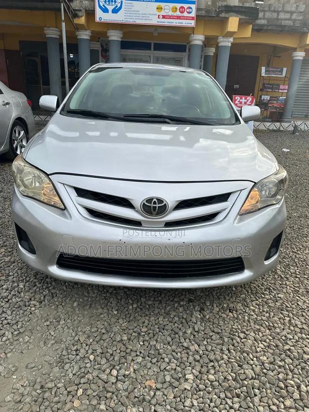 Toyota Corolla 2012 Silver