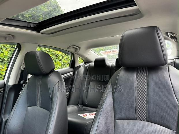 Honda Civic EX-L Sedan 2019 White