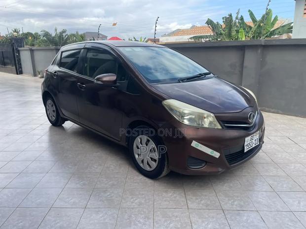 Toyota Vitz 1.3 AWD 3dr 2013 Brown