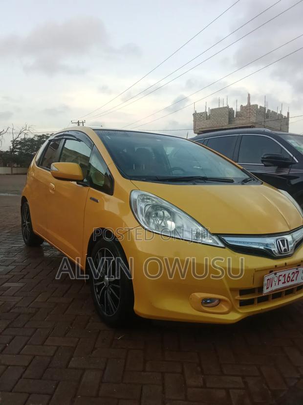 Honda Fit 2012 Pearl