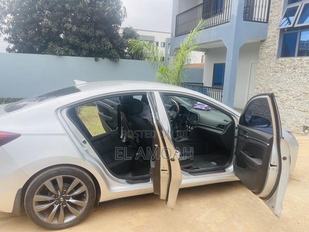 Hyundai Elantra Limited 2019 Silver